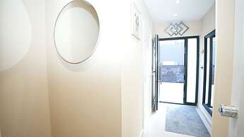 Charming London House - Sleeps 4 & Outdoor Space