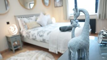 Charming London House - Sleeps 4 & Outdoor Space