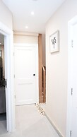 Charming London House - Sleeps 4 & Outdoor Space