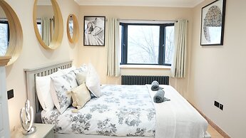 Charming London House - Sleeps 4 & Outdoor Space
