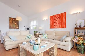 Xilvar in Mallorca With 3 Bedrooms and 2 Bathrooms