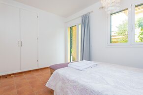 Xilvar in Mallorca With 3 Bedrooms and 2 Bathrooms