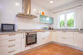 Xilvar in Mallorca With 3 Bedrooms and 2 Bathrooms
