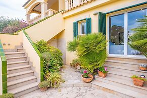 Xilvar in Mallorca With 3 Bedrooms and 2 Bathrooms