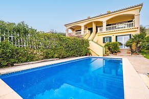 Xilvar in Mallorca With 3 Bedrooms and 2 Bathrooms