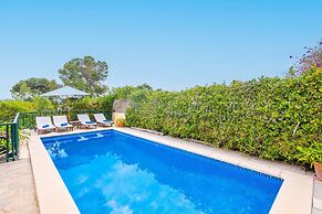 Xilvar in Mallorca With 3 Bedrooms and 2 Bathrooms