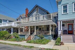 2 Blocks to Beach: Sunny Ocean Grove Apartment