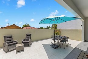 Villa Cuarenta Y Tres at Mambo Beach