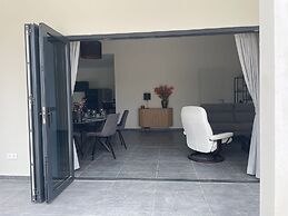 Villa Cuarenta Y Tres at Mambo Beach