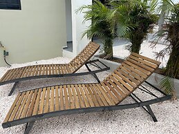 Villa Cuarenta Y Tres at Mambo Beach