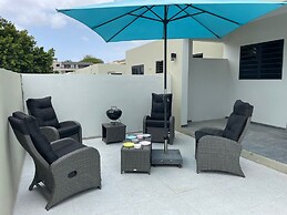 Villa Cuarenta Y Tres at Mambo Beach