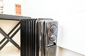 Modern Executive Unit