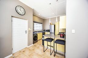 Modern Executive Unit