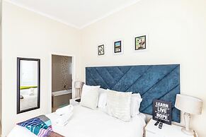 Modern Executive Unit