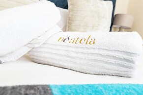 Modern Executive Unit