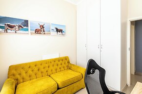 Modern Executive Unit