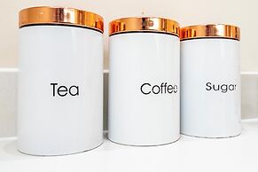 Modern Executive Unit