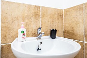 Modern Executive Unit