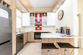 Modern Executive Unit