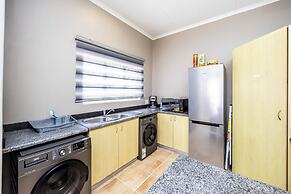 Modern Executive Unit