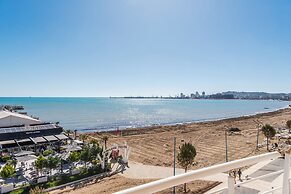 Joe's Seafront Apartment