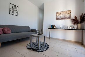 Three Waves Maisonettes Manoussos