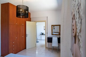 Three Waves Maisonettes Manoussos