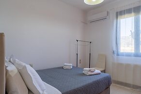 Three Waves Maisonettes Manoussos