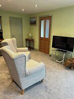 2 Guests - Free Parking - Bbq & Patio - Sea Views