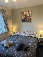 2 Guests - Free Parking - Bbq & Patio - Sea Views