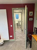 2 Guests - Free Parking - Bbq & Patio - Sea Views