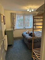 2 Guests - Free Parking - Bbq & Patio - Sea Views