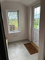 2 Guests - Free Parking - Bbq & Patio - Sea Views