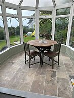 2 Guests - Free Parking - Bbq & Patio - Sea Views