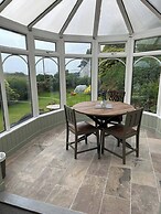 2 Guests - Free Parking - Bbq & Patio - Sea Views