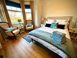 5 Guests - 2 Bedrooms - Free Parking - 1min Beach