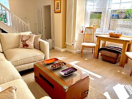 5 Guests - 2 Bedrooms - Free Parking - 1min Beach