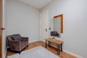 LUX RESIDENCE 2 ROOMS 1 SALOON