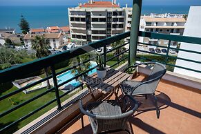 Sonho Azul Apartment by Acasadascasas