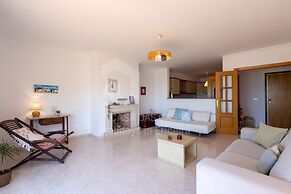 Sonho Azul Apartment by Acasadascasas