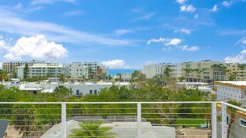 Maritime Manor in Siesta Key