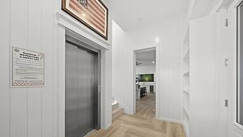 Maritime Manor in Siesta Key