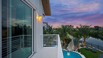 Maritime Manor in Siesta Key