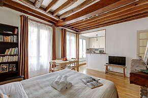 1BR Eiffel Tower & Rue Cler