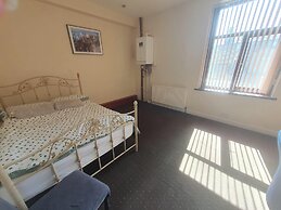 Bradford 2-bedroom Home - Sleeps 4 - Free Parking