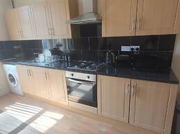 Bradford 2-bedroom Home - Sleeps 4 - Free Parking