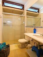 Casa c Wi-fi Jacuzzi e Churrasqueira em Guaec SP