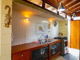 Casa c Wi-fi Jacuzzi e Churrasqueira em Guaec SP