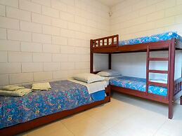Casa c Wi-fi Jacuzzi e Churrasqueira em Guaec SP