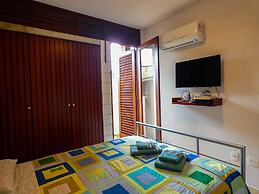 Casa c Wi-fi Jacuzzi e Churrasqueira em Guaec SP